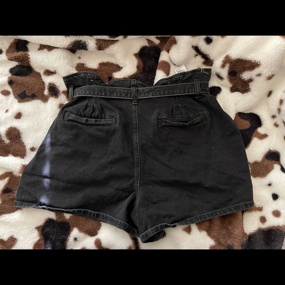 American Eagle Denim Shorts - Picture 2 of 2